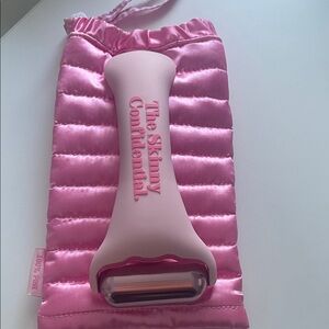 Skinny confidential ice roller and case